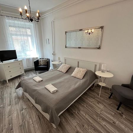 Pacsirta Apartmanház Eger Esterno foto